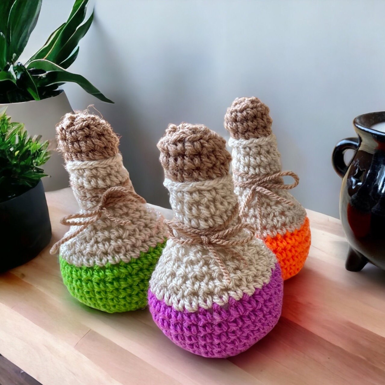 Crochet set of potion bottles. Amigurumi potion. Cosplay. Gamer. Love potion. Magic potion. Healing potion.