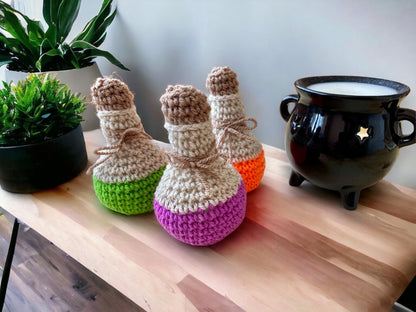 Crochet set of potion bottles. Amigurumi potion. Cosplay. Gamer. Love potion. Magic potion. Healing potion.